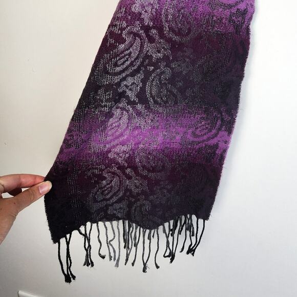Cejon Purple Gray Paisley Fringed Scarf Made in Italy Winter Autumn Fall Whimsy‎ - Picture 3 of 4